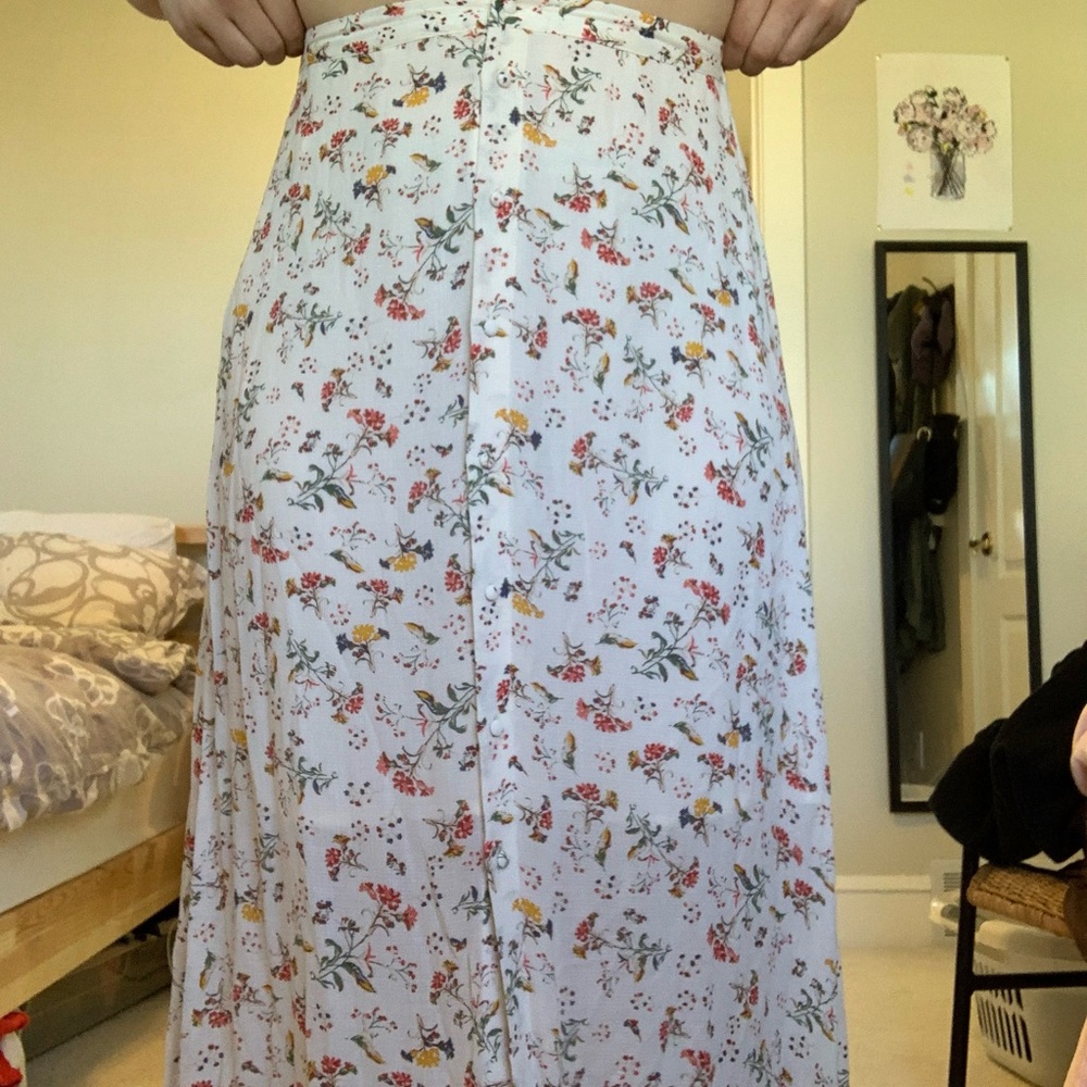 FLORAL MIDI SKIRT (DOES NOT FIT LIKE XS)